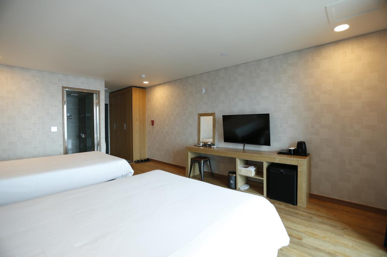 Hotel52 Согвіпо Екстер'єр фото